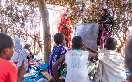 00_Temporary learning spaces in Qoloji camp, Ethiopia-min.jpg