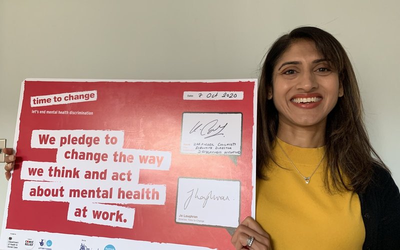 Harpinder-Collacott-holding-DI-mental-health-pledge