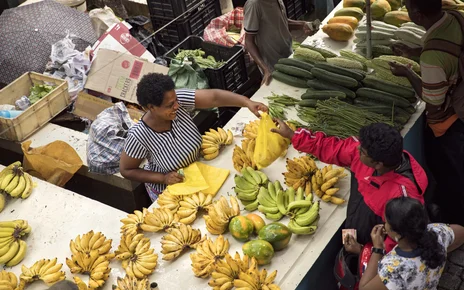 Seychelles - Daily Life - Market Vendors-min